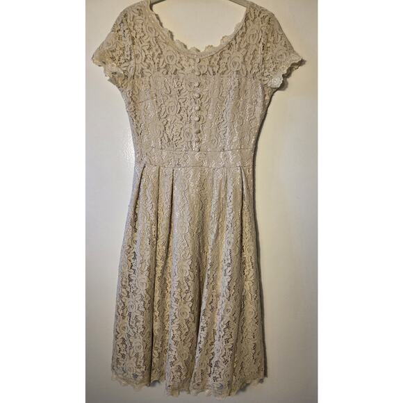 Lace Floral Dress Beige Knee Length Size S Lined Stretch Short Sleeve Romantic - Picture 1 of 11